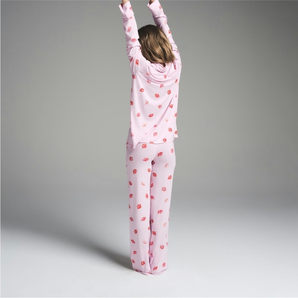 Skims valentines day pajama set